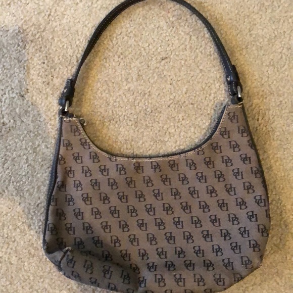 Dooney & Bourke Handbags - Dooney&Bourke Inc purse